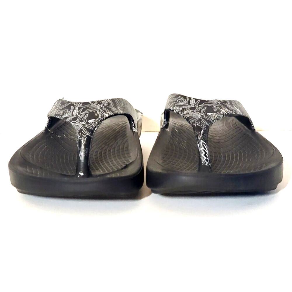 Reel Legends Caymen Flip Flops Black White Print Women’s Size 7 Beach - Picture 6 of 8